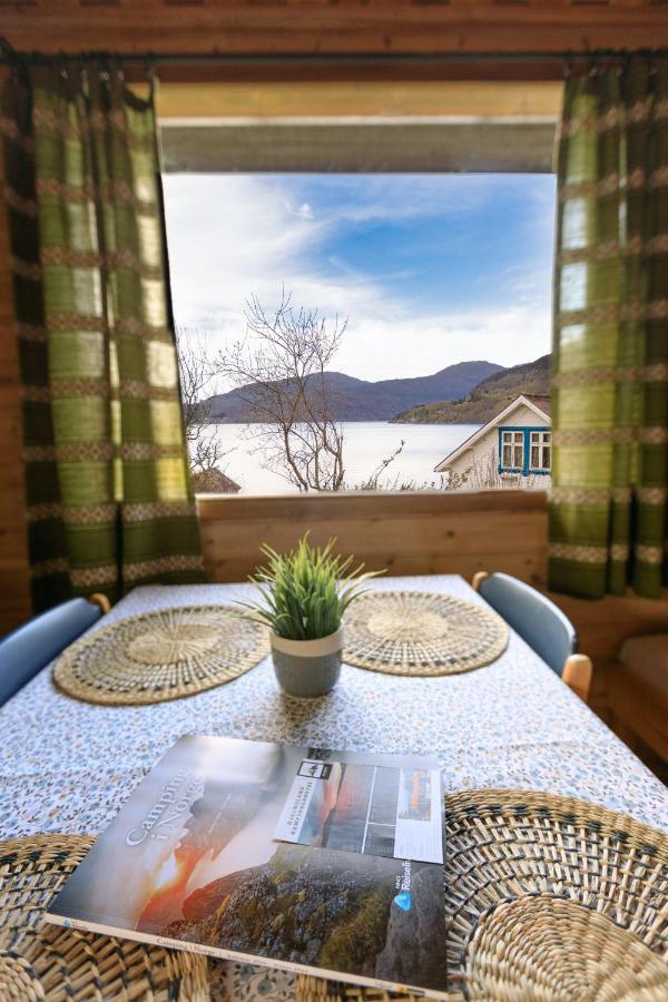 Hotel Nokling & Camping Hjelmeland Exteriör bild